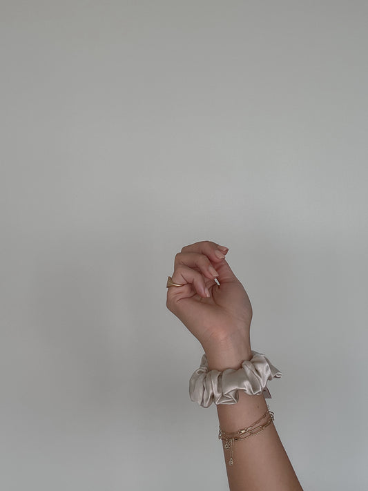 Medium Luxe Silk Scrunchie