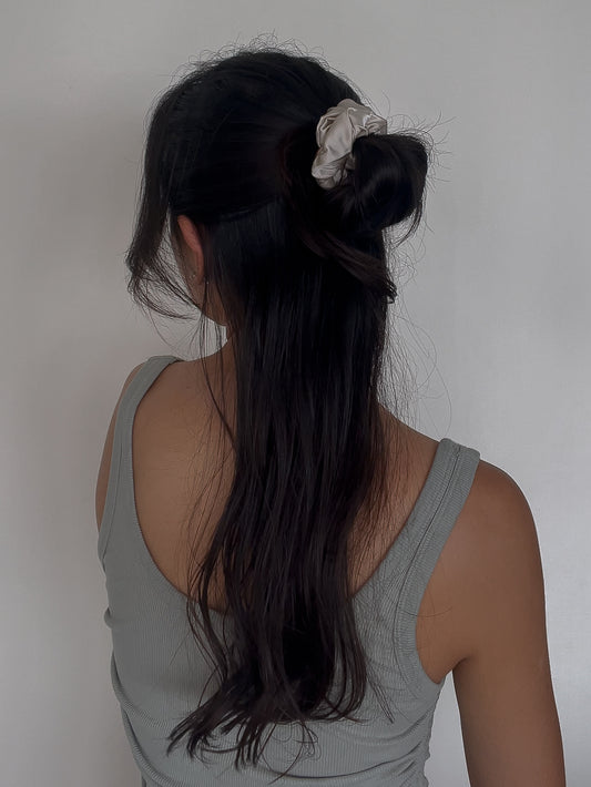 Medium Luxe Silk Scrunchie